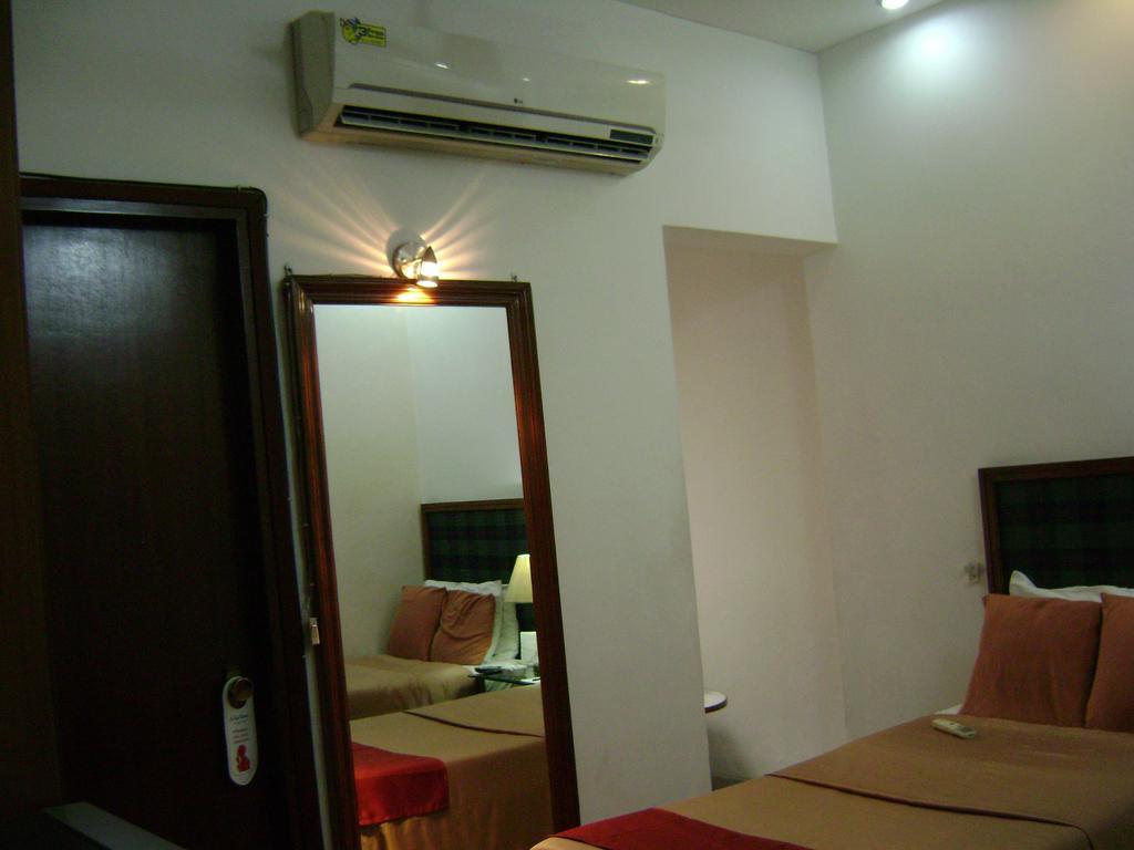 The Royal Residency Hotel Neu-Delhi Exterior foto