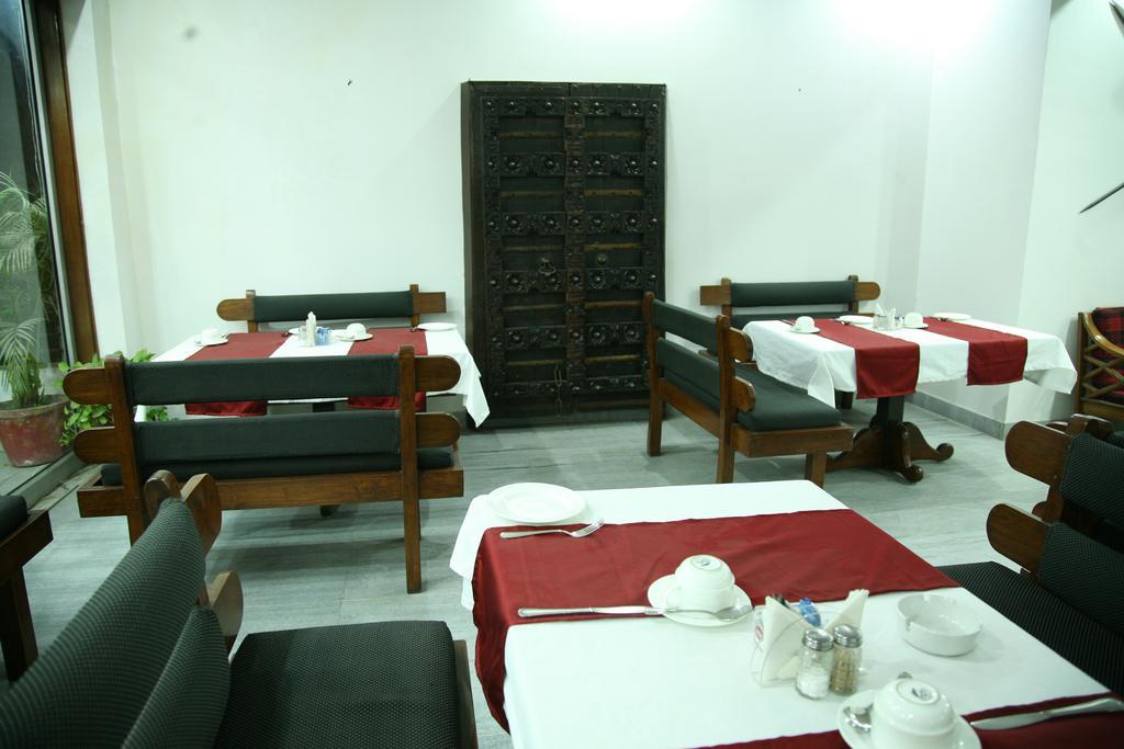 The Royal Residency Hotel Neu-Delhi Exterior foto